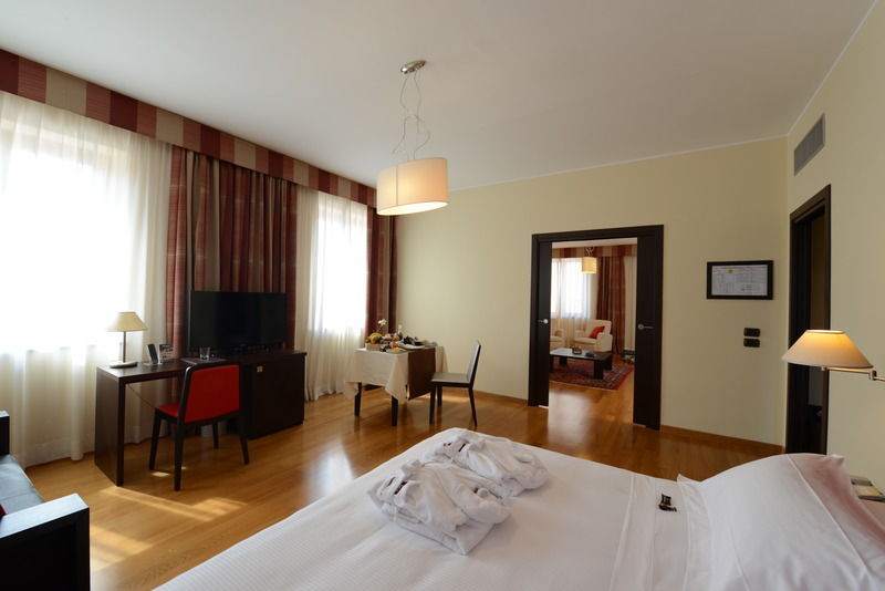 Hotel Guglielmo Катандзаро Екстер'єр фото